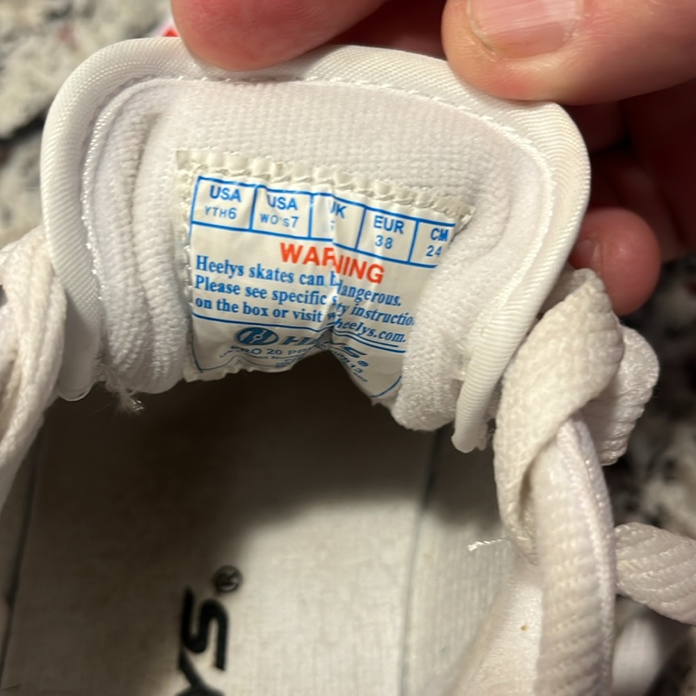 Heelys Girls Sneaker Shoes Size 7 Flames EUC almost new - Picture 4 of 4